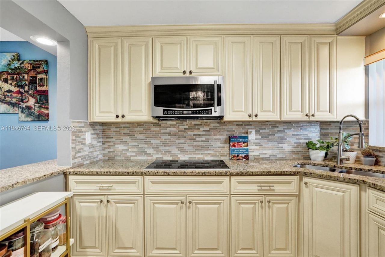 8900 Washington Blvd , Unit PH5, Pembroke Pines, FL 33025 Photo