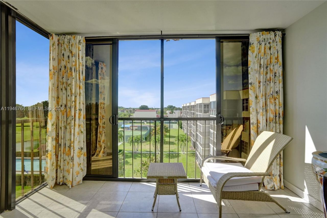 8900 Washington Blvd , Unit PH5, Pembroke Pines, FL 33025 Photo