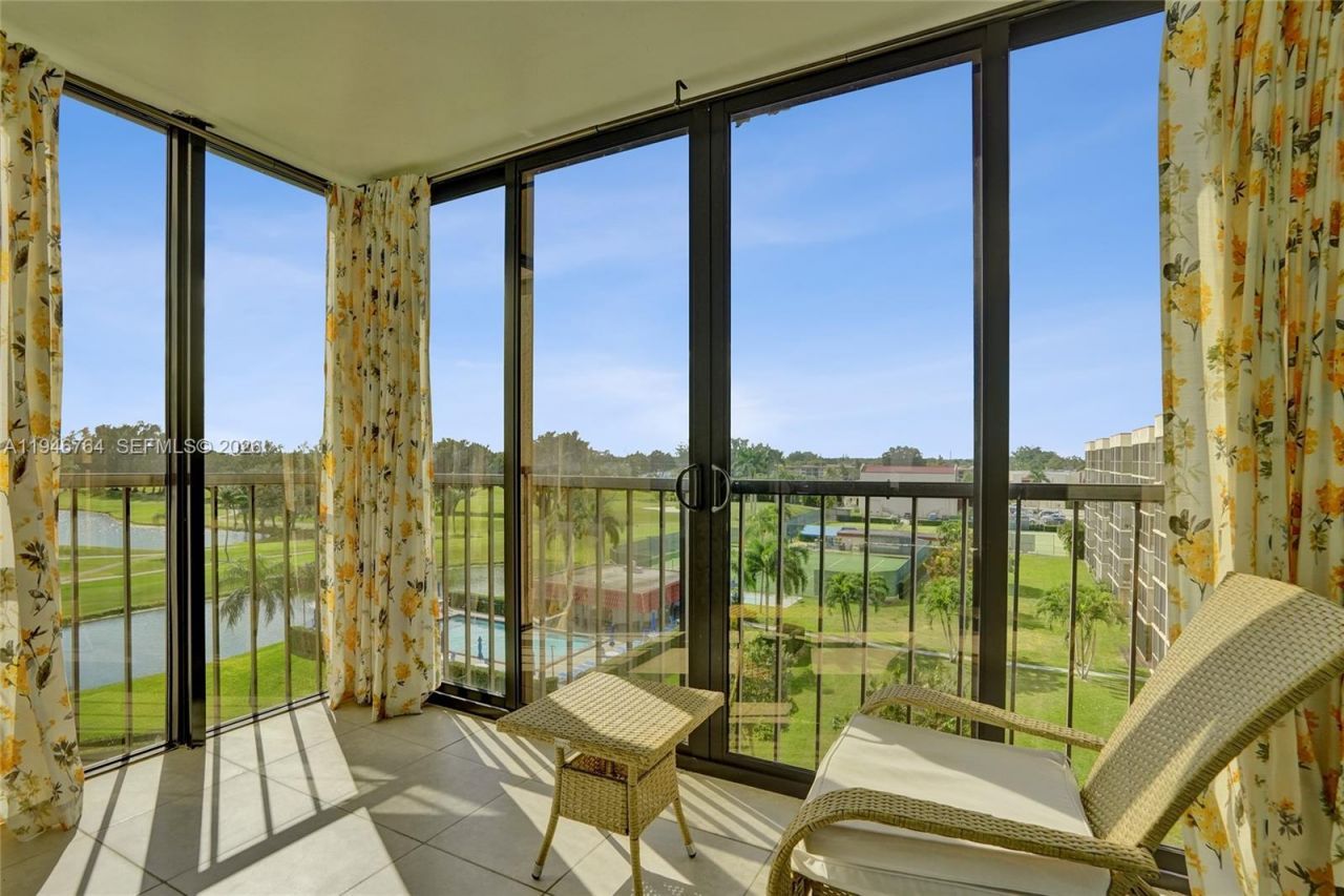 8900 Washington Blvd , Unit PH5, Pembroke Pines, FL 33025 Photo