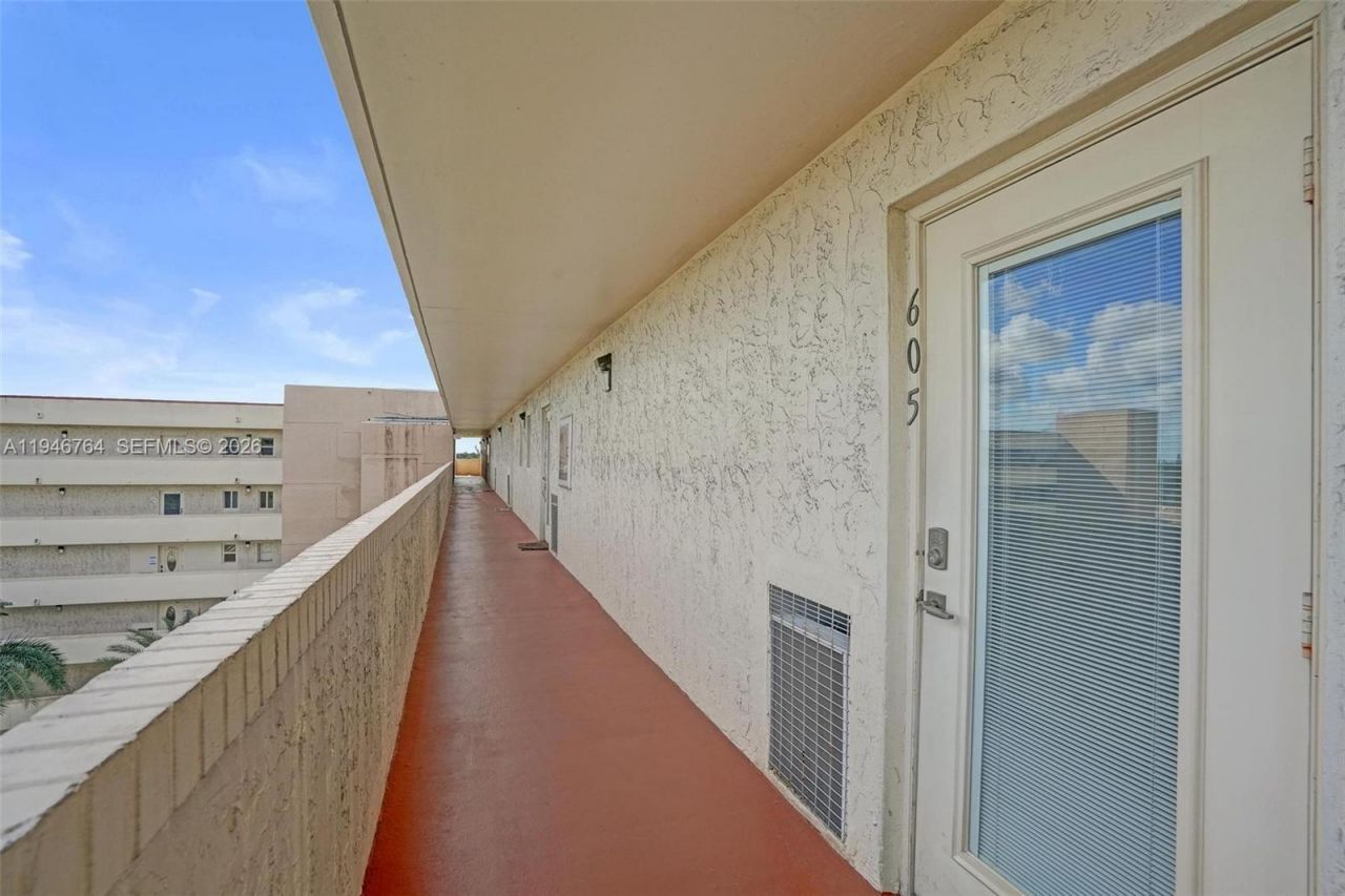 8900 Washington Blvd , Unit PH5, Pembroke Pines, FL 33025 Photo