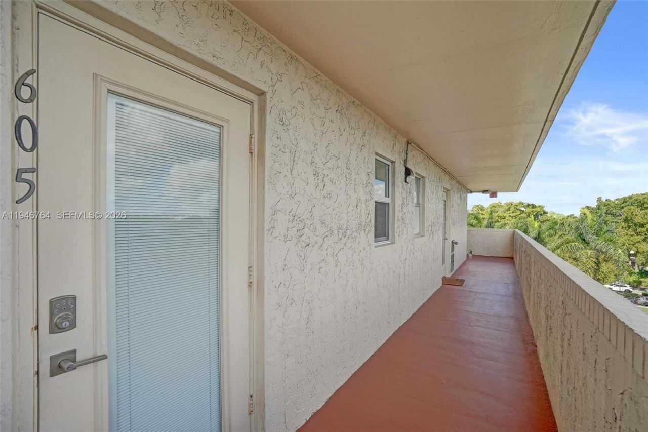 8900 Washington Blvd , Unit PH5, Pembroke Pines, FL 33025 Photo