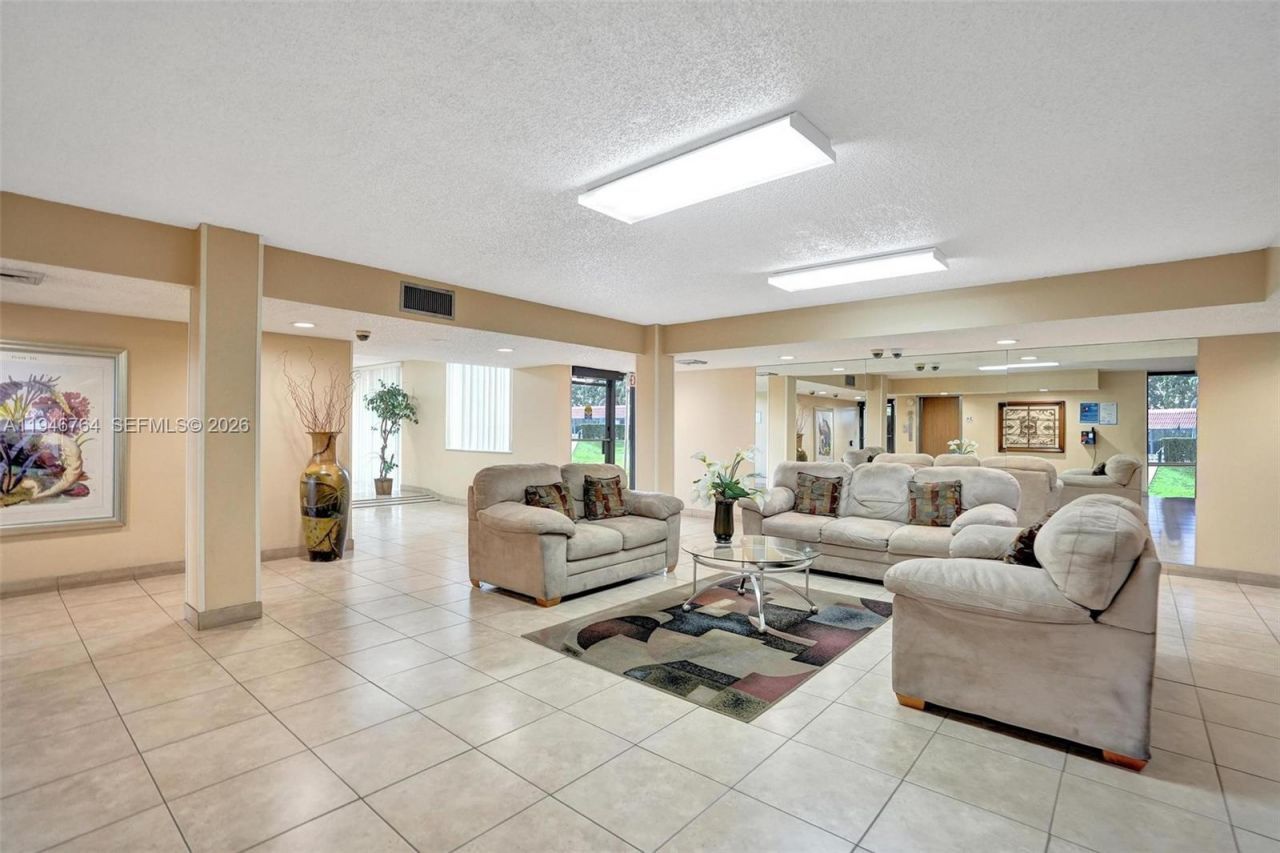 8900 Washington Blvd , Unit PH5, Pembroke Pines, FL 33025 Photo