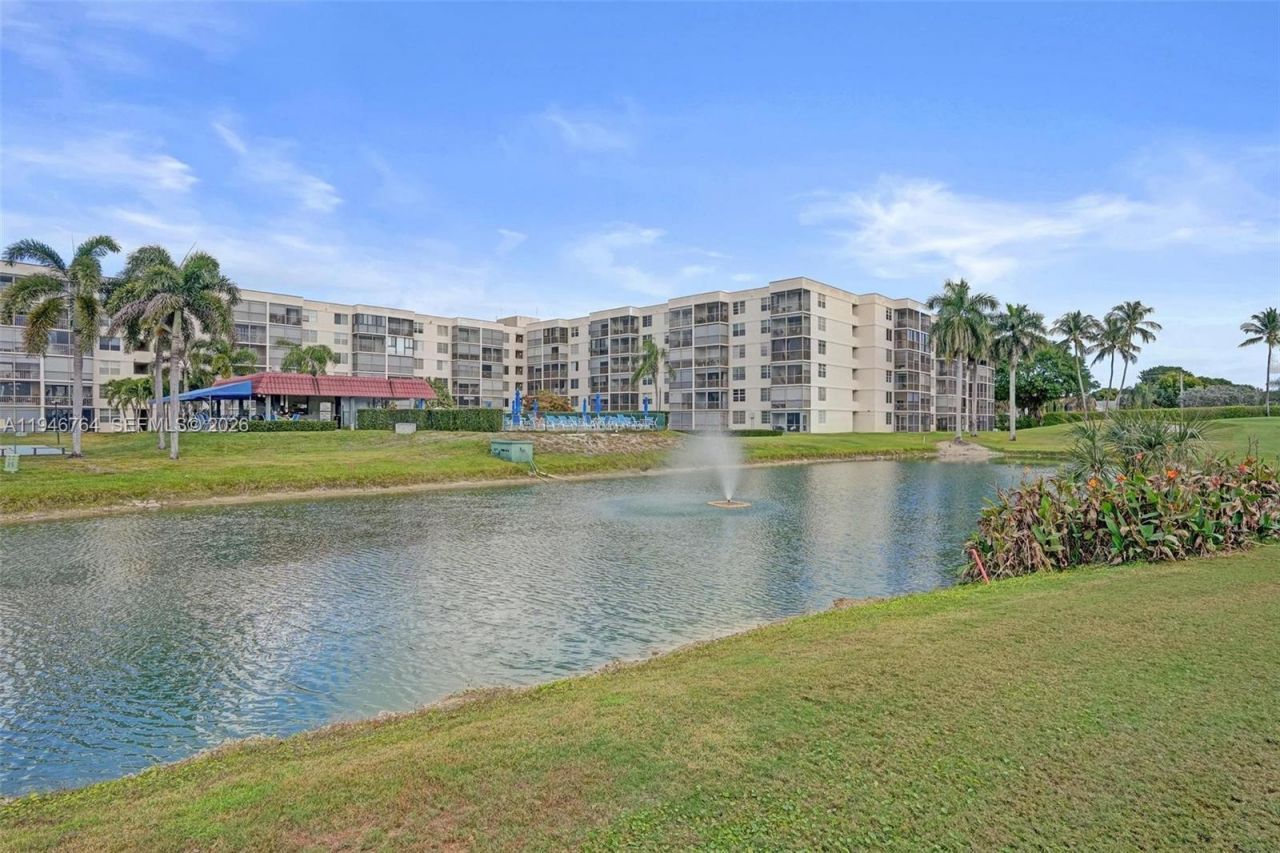 8900 Washington Blvd , Unit PH5, Pembroke Pines, FL 33025 Photo