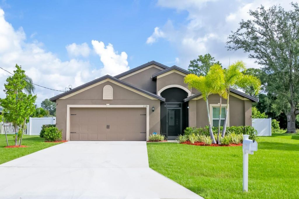 2341 SE Mariola Avenue, Port Saint Lucie, FL 34952 Photo
