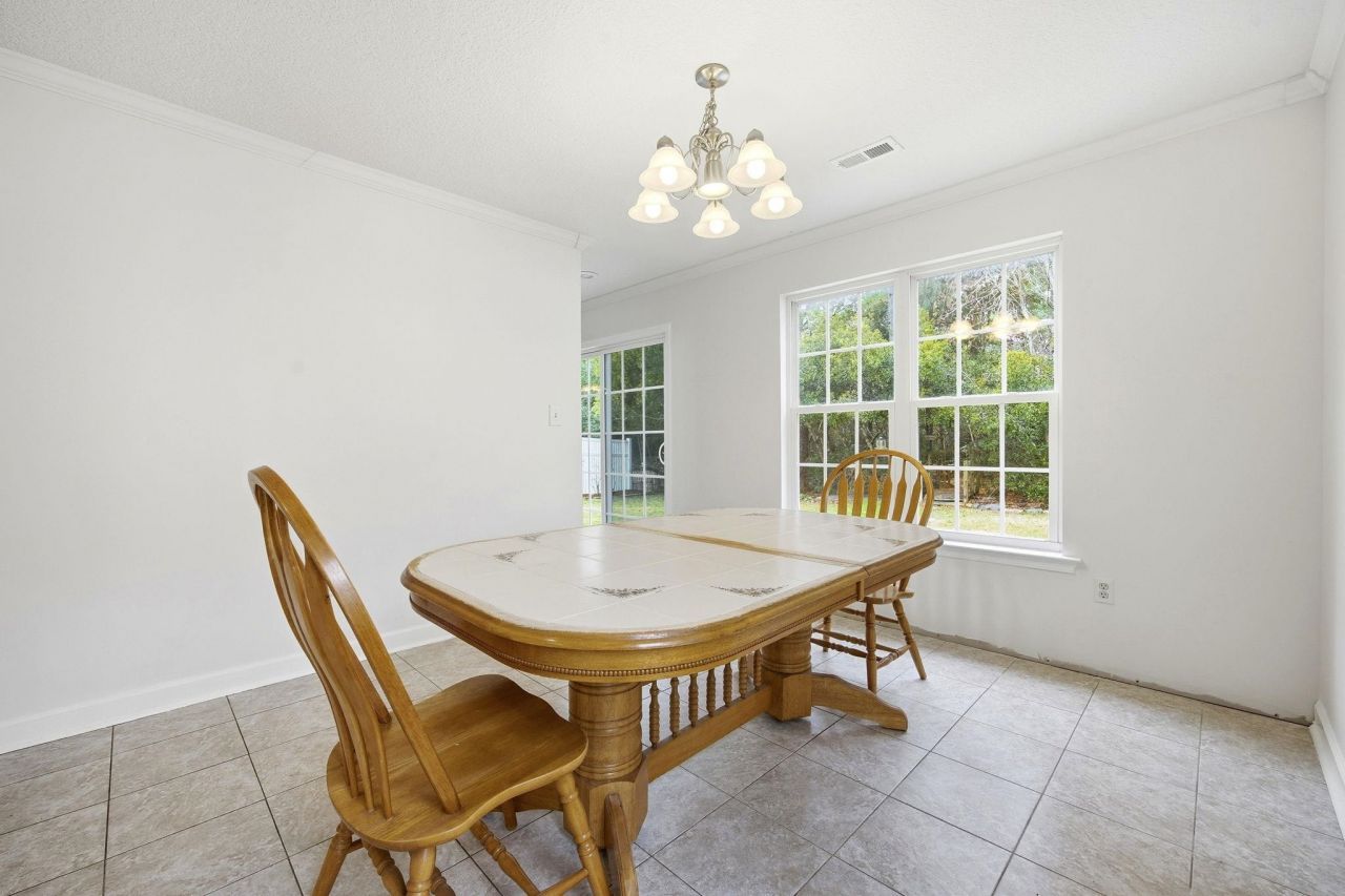 281 La Patos Dr. Photo 12