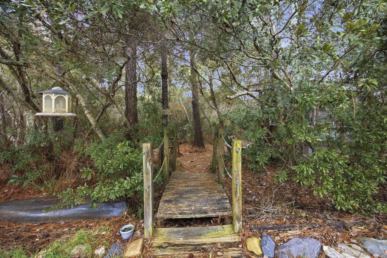 281 La Patos Dr. Photo 32