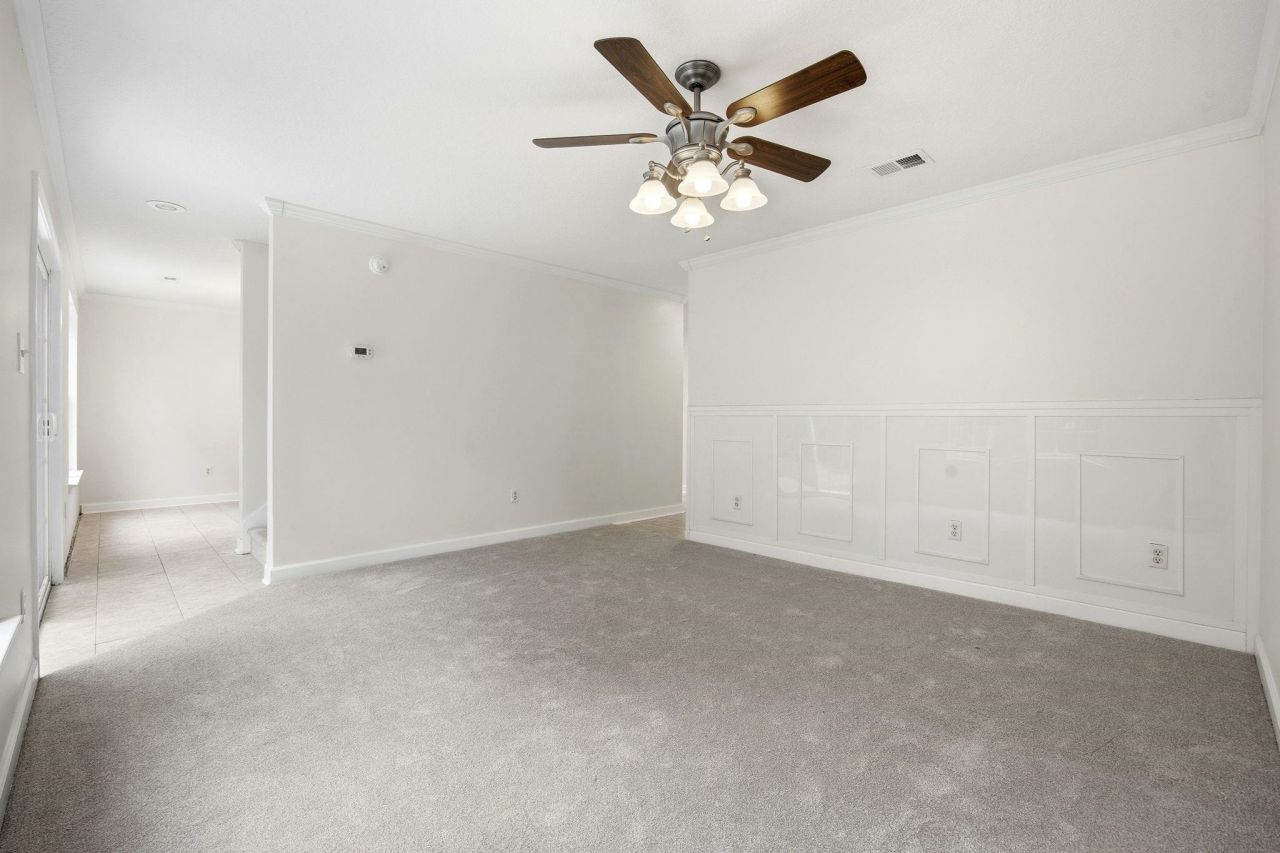 281 La Patos Dr. Photo 6