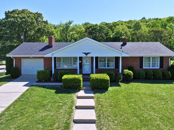 373 Langland DR, Vinton, VA 24179