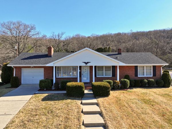 373 Langland DR, Vinton, VA 24179