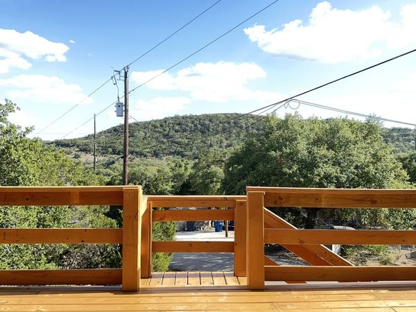 1060 Rockmoor, Canyon Lake, TX 78133