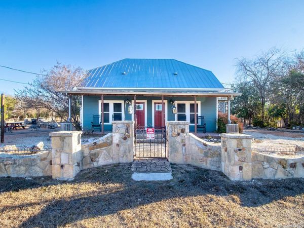 14254 N HWY 16, Medina, TX 78055
