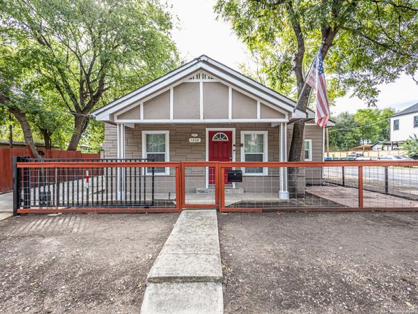 1202 N CENTER, San Antonio, TX 78202