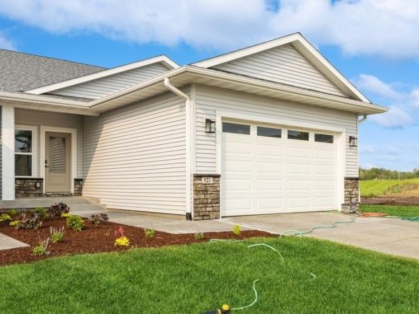 1036 Highland Trl, Solon, IA 52333