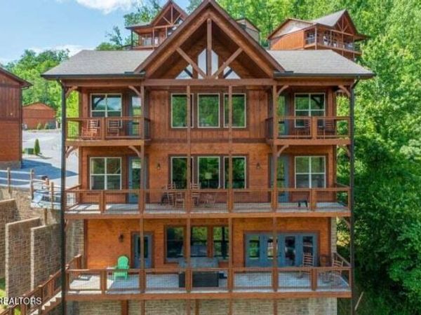 4521 Shangrila Way, Sevierville, TN 37876