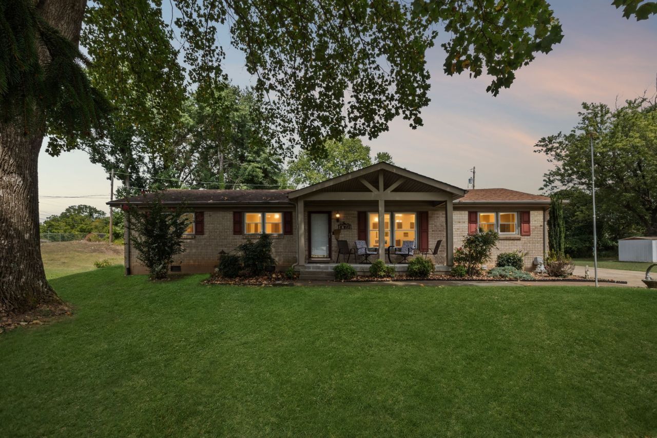 1877 Pardue Ct, Clarksville, TN 37043 Main Photo