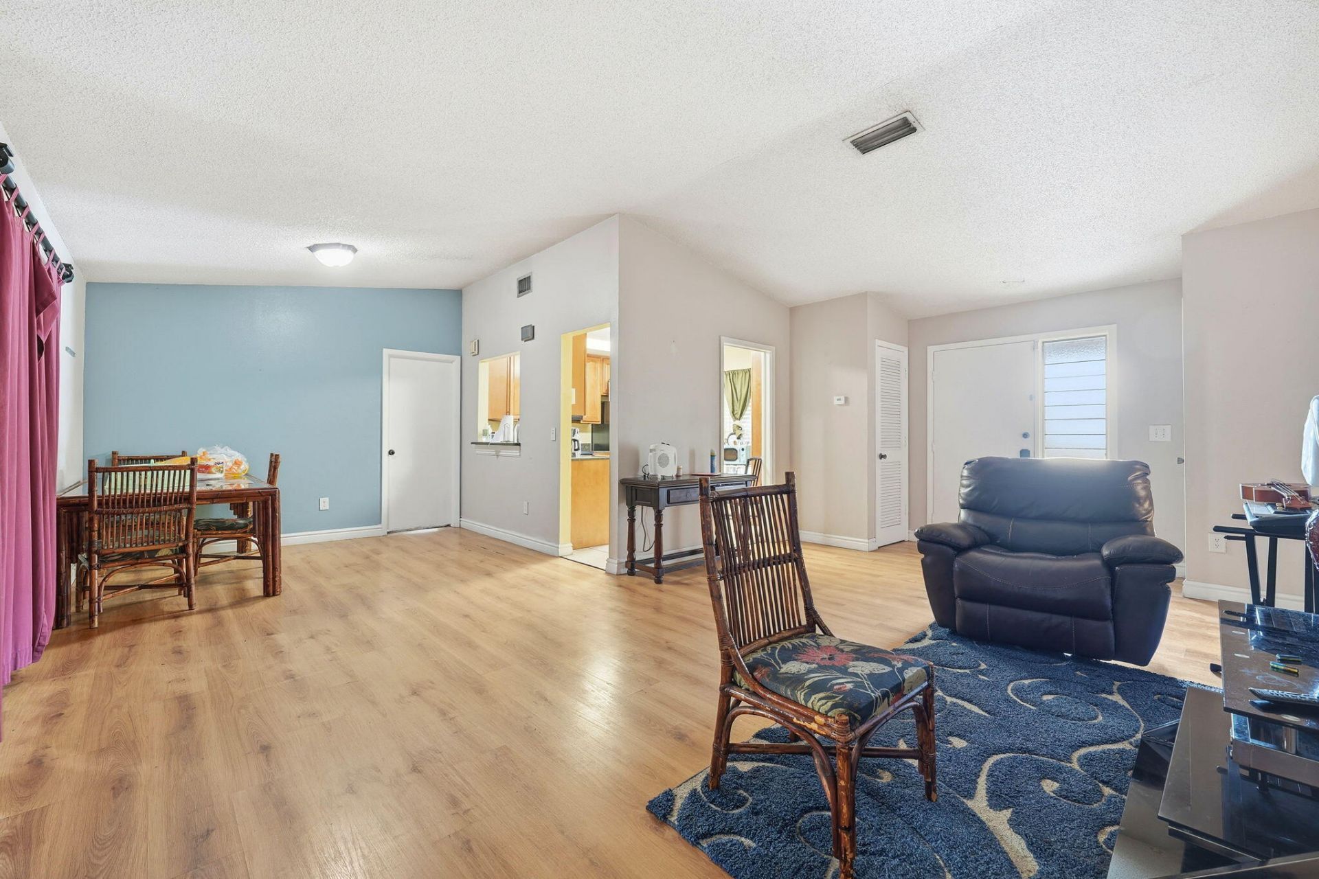 7605 N Sanibel Circle, Tampa, FL 33637 Photo