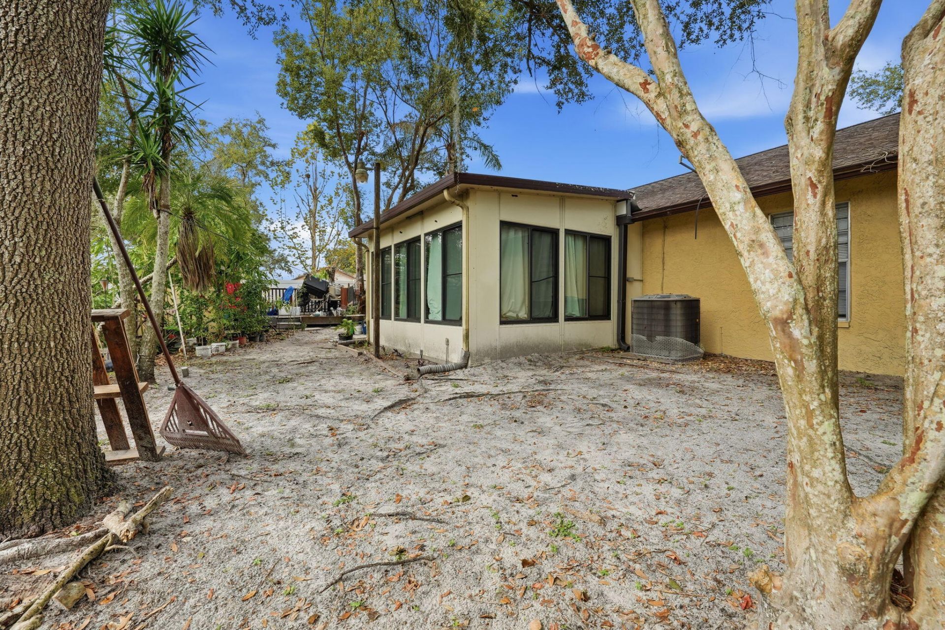 7605 N Sanibel Circle, Tampa, FL 33637 Photo