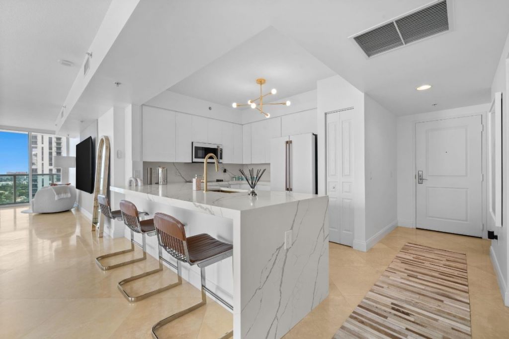 350 SE 2nd St, Unit 2670, Fort Lauderdale, FL 33301 Photo