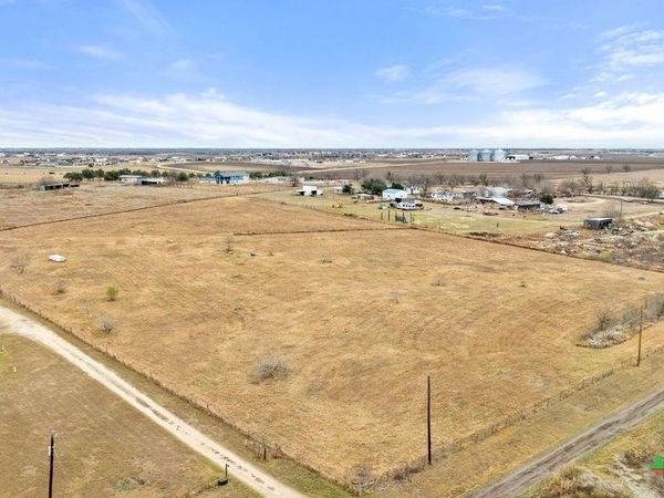 20646 Cameron Road , Coupland, TX 78615