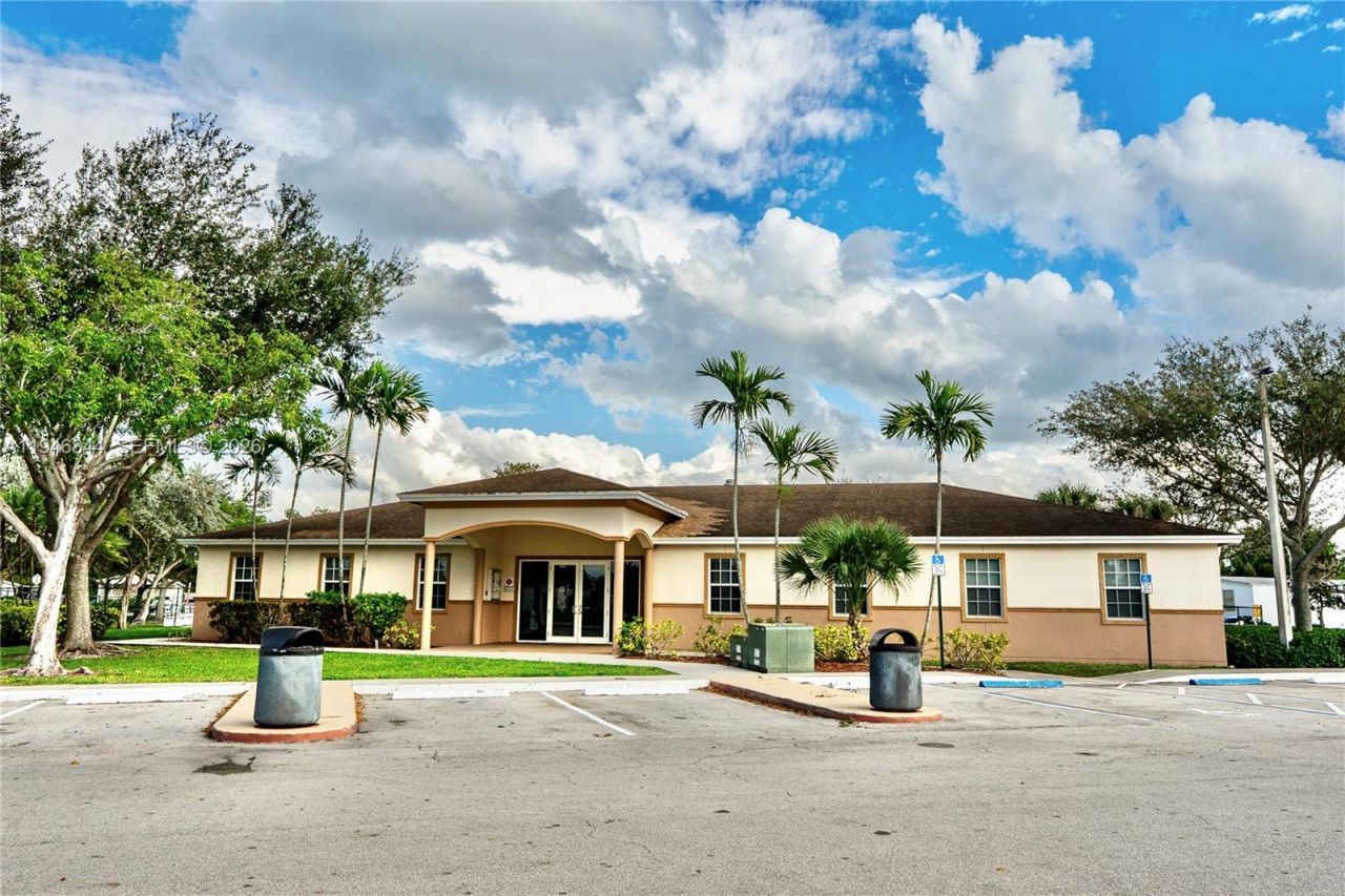 12405 SW 5th St , Fort Lauderdale, FL 33325 Photo