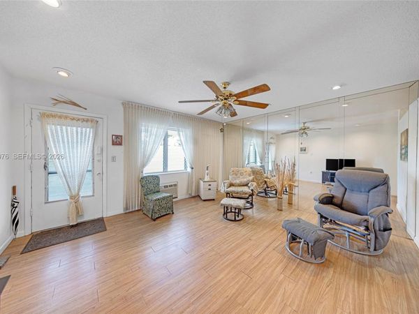 15600 NE 6th Ave, Unit 28D, Miami, FL 33162