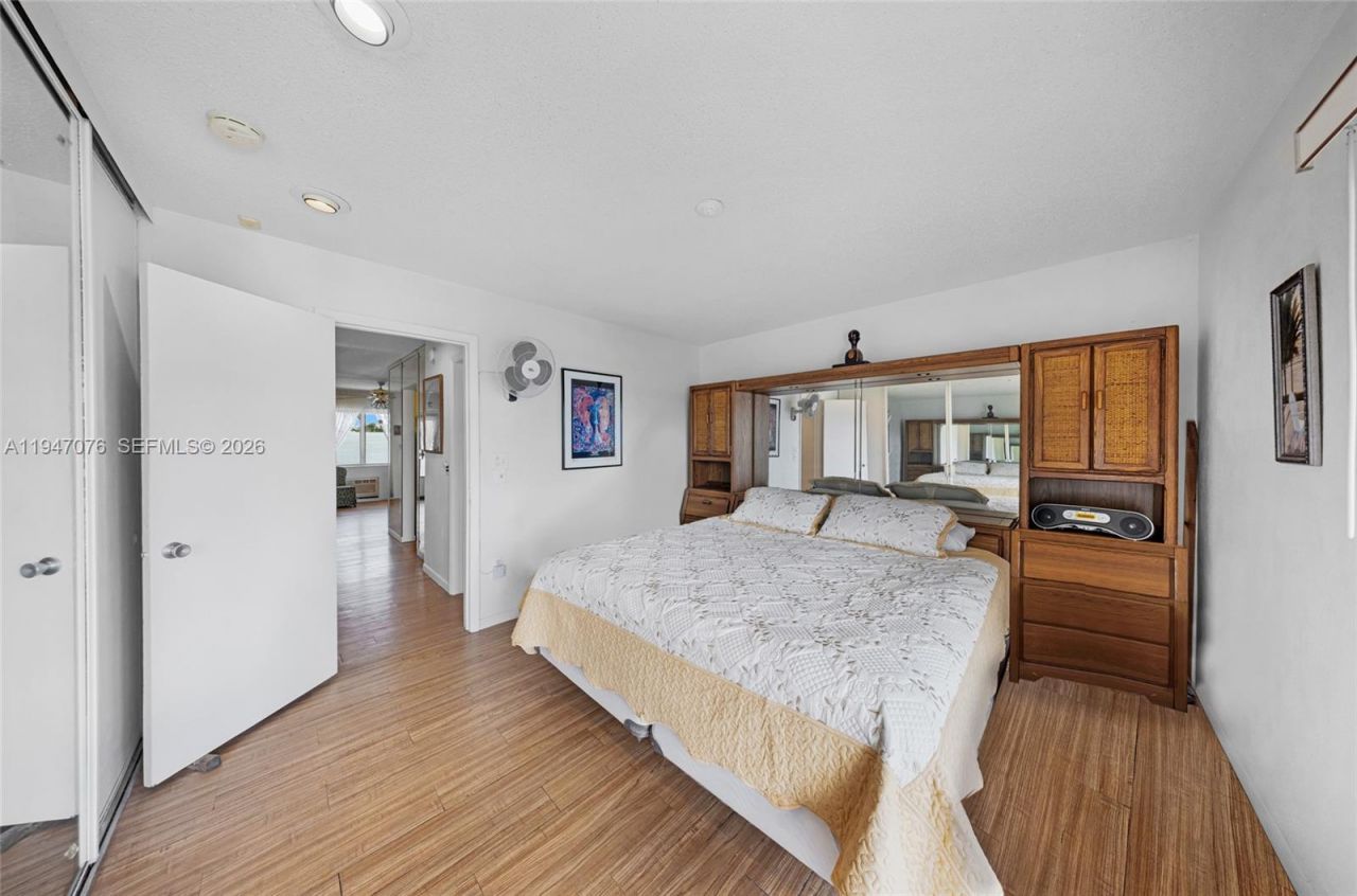 15600 NE 6th Ave, Unit 28D, Miami, FL 33162 Photo