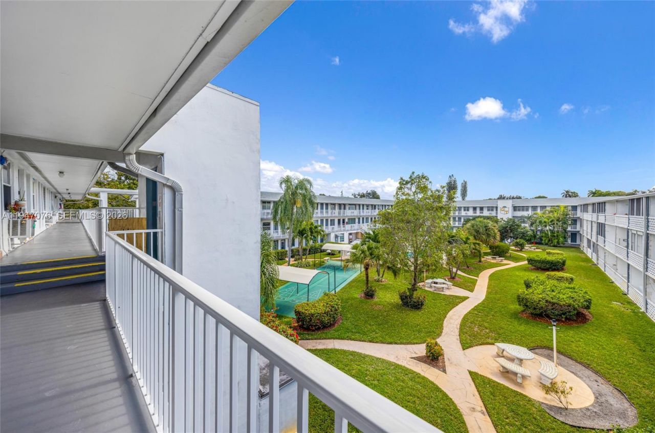 15600 NE 6th Ave, Unit 28D, Miami, FL 33162 Photo