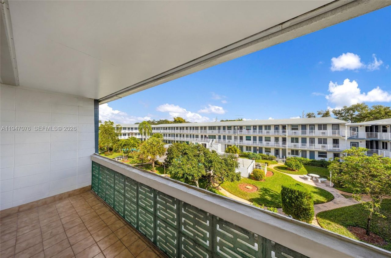 15600 NE 6th Ave, Unit 28D, Miami, FL 33162 Photo