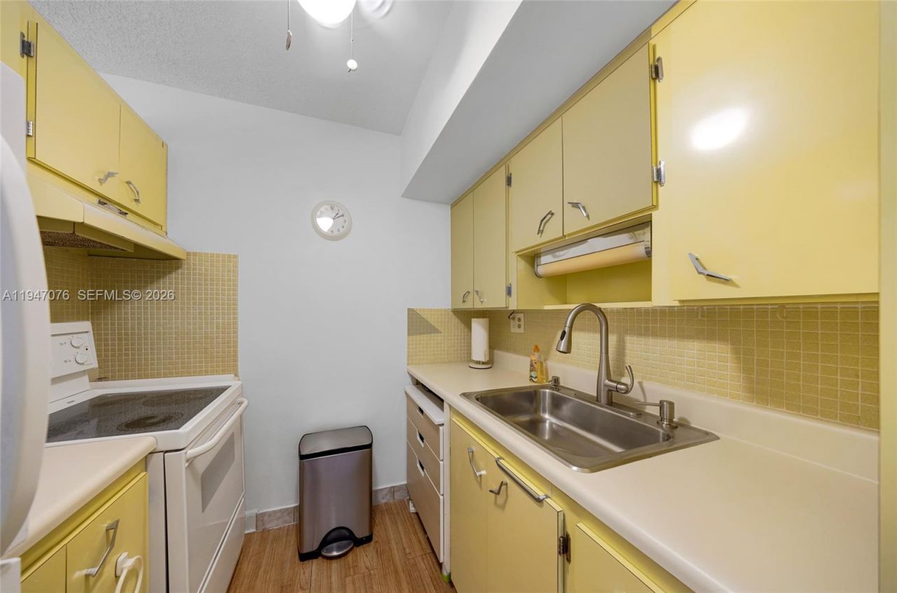 15600 NE 6th Ave, Unit 28D, Miami, FL 33162 Photo