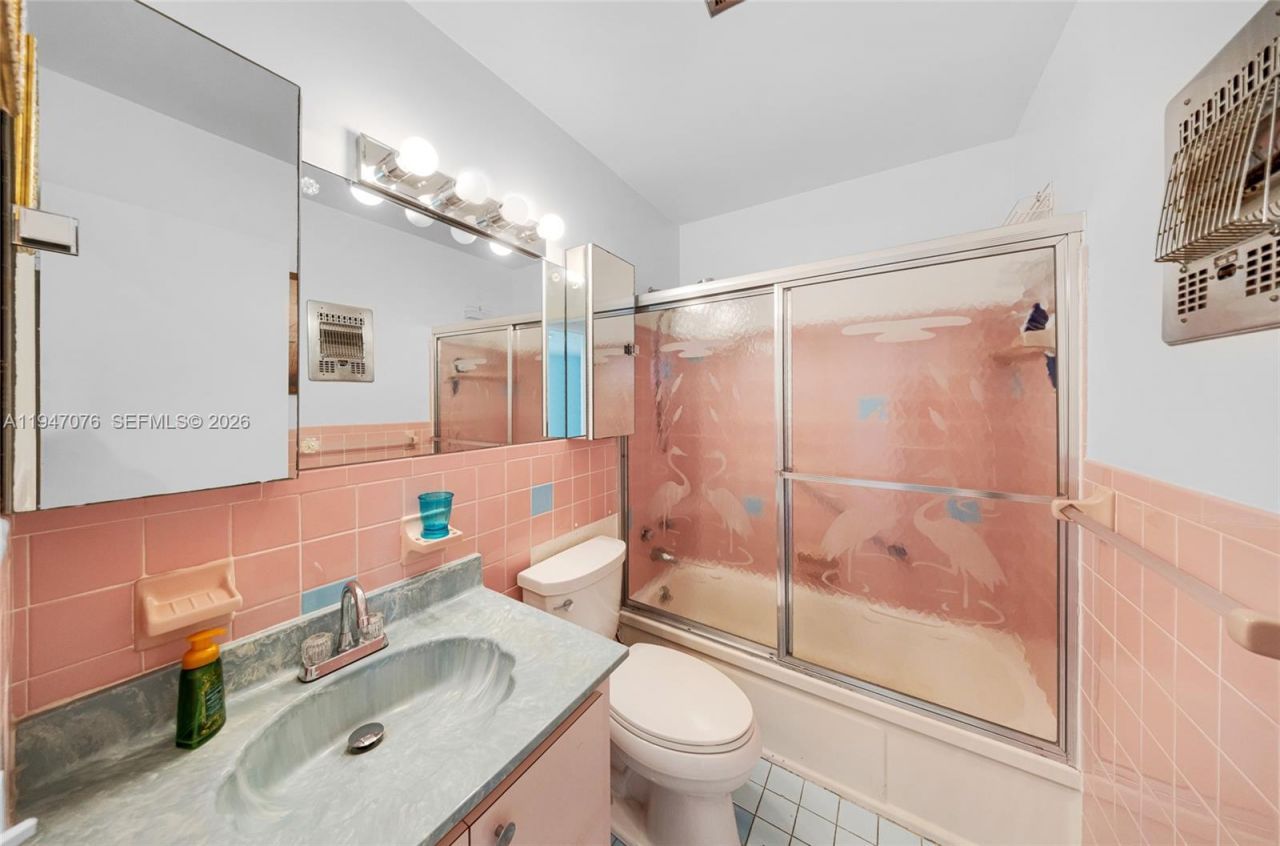 15600 NE 6th Ave, Unit 28D, Miami, FL 33162 Photo