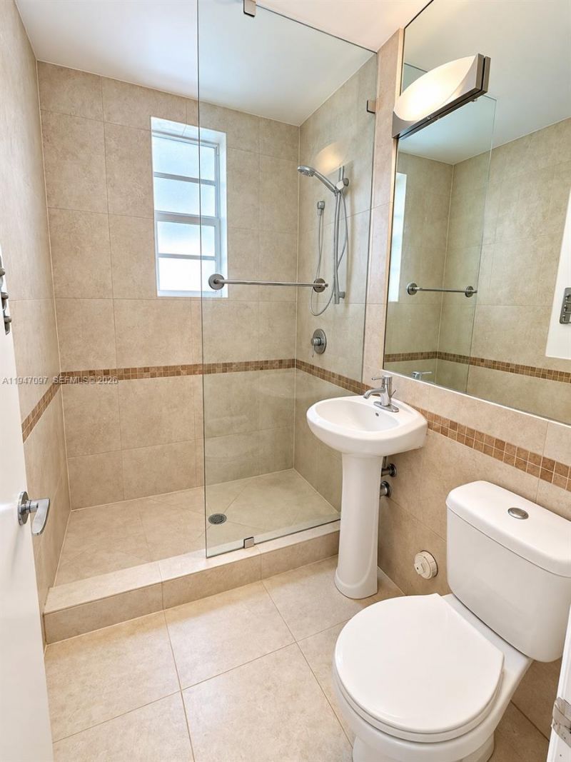 1000 Meridian Ave, Unit 17, Miami Beach, FL 33139 Photo