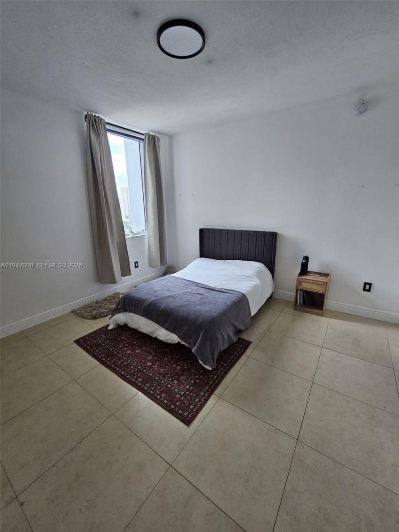 1060 Brickell Ave , Unit 1917, Miami, FL 33131 Photo