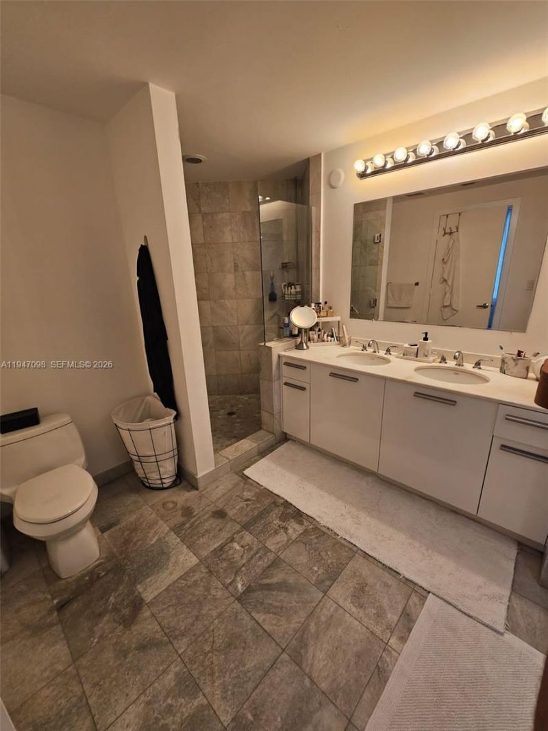 1060 Brickell Ave , Unit 1917, Miami, FL 33131 Photo