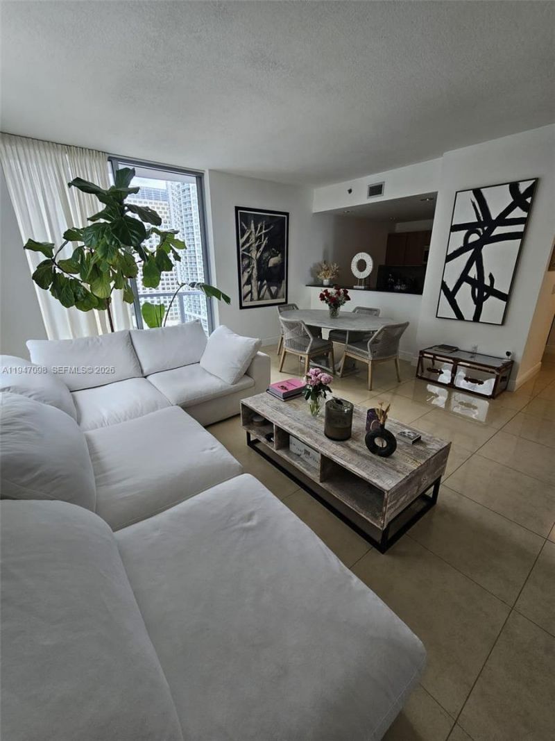 1060 Brickell Ave , Unit 1917, Miami, FL 33131 Photo