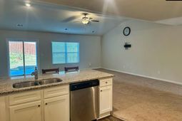 137 Sundew Road photo 4