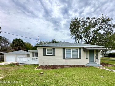 350 TROUT RIVER Drive, Jacksonville, FL 32208