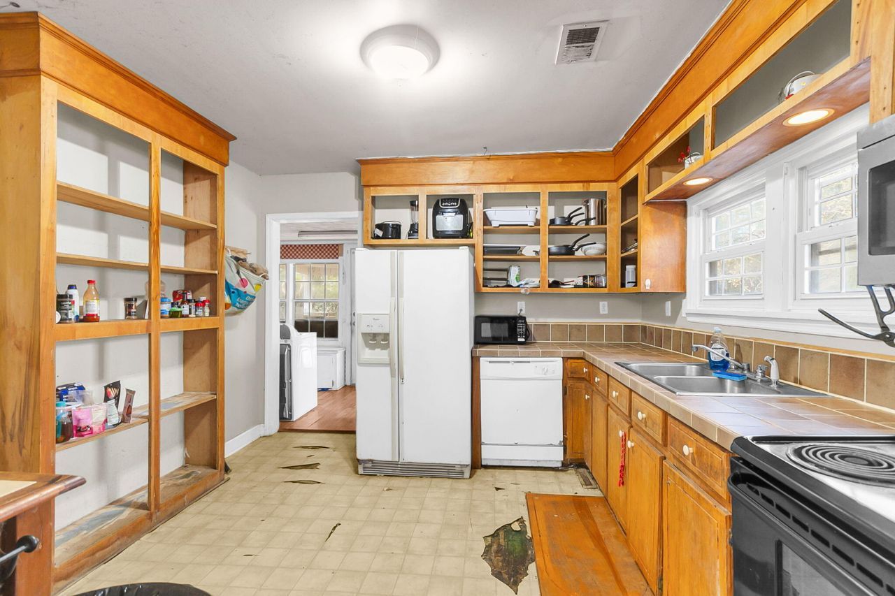 3934 Brynes Drive Photo 15