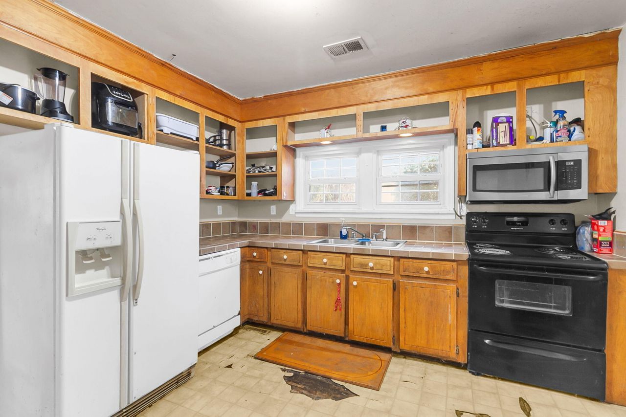 3934 Brynes Drive Photo 16