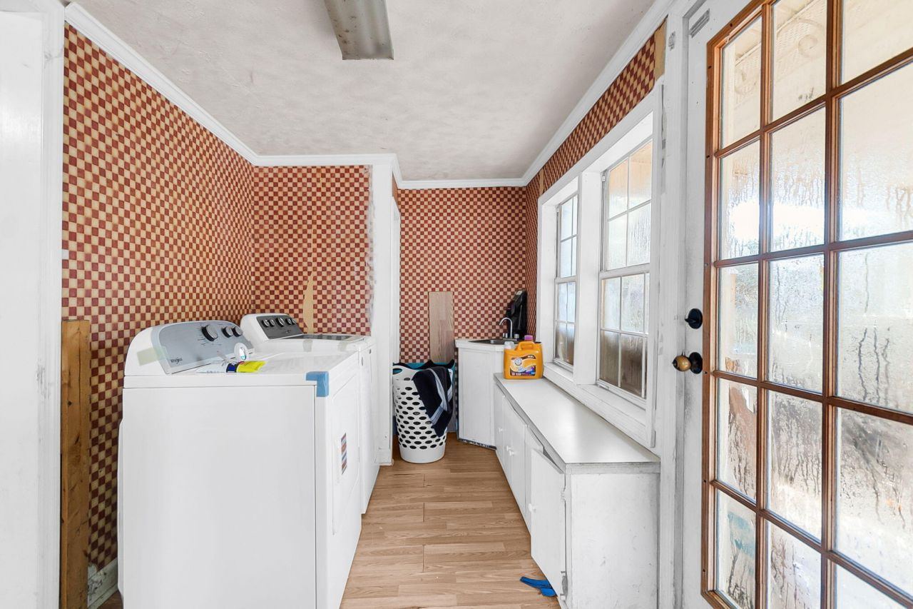 3934 Brynes Drive Photo 18