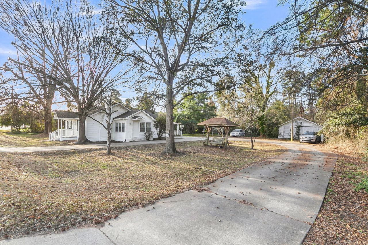 3934 Brynes Drive Photo 31