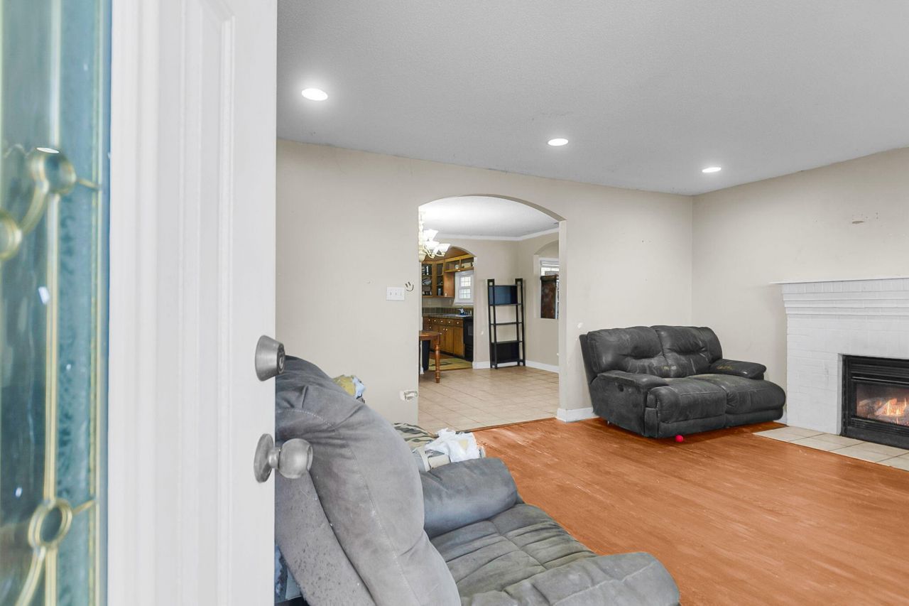 3934 Brynes Drive Photo 5