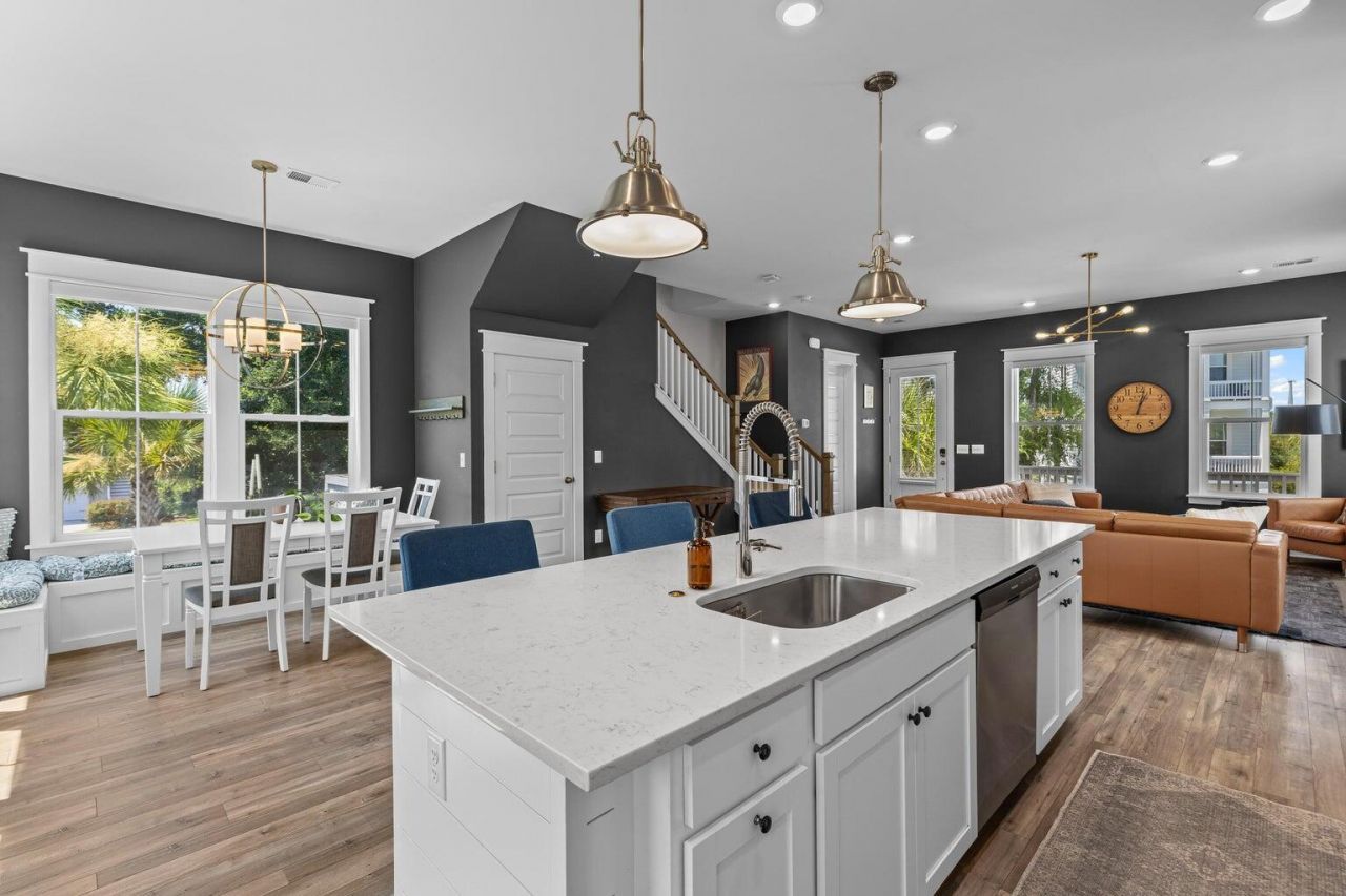 775 Forrest Drive Photo 17