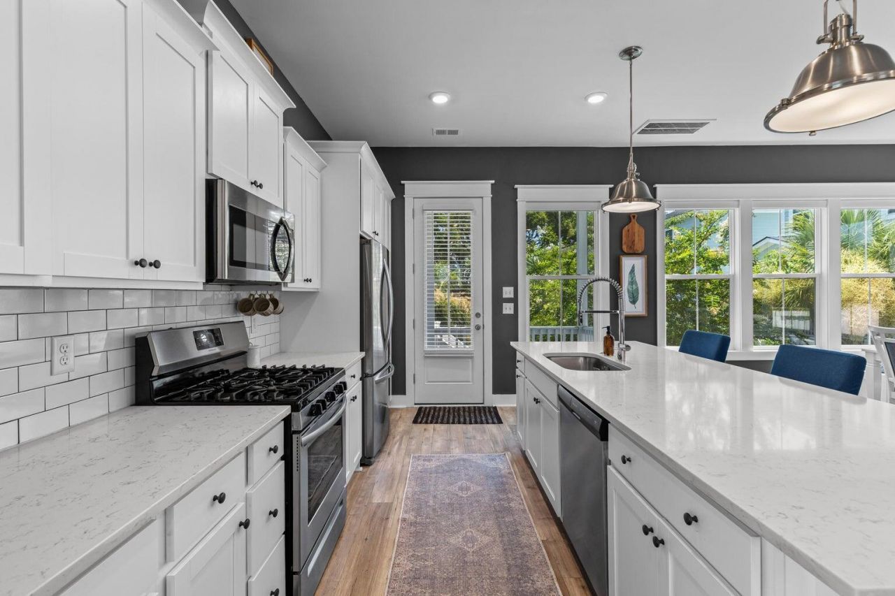 775 Forrest Drive Photo 18