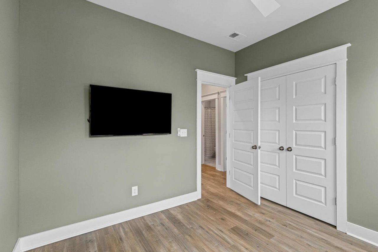 775 Forrest Drive Photo 32