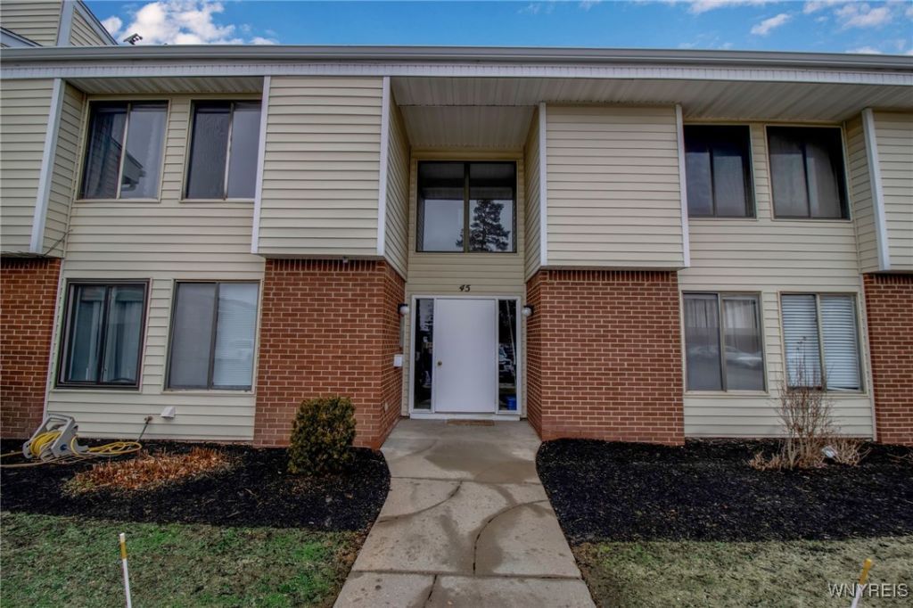 45 Bee Hunter Court, Unit D, East Amherst, NY 14051 Main Photo