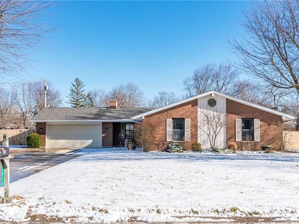 2076 Granada Drive, Beavercreek, OH 45431