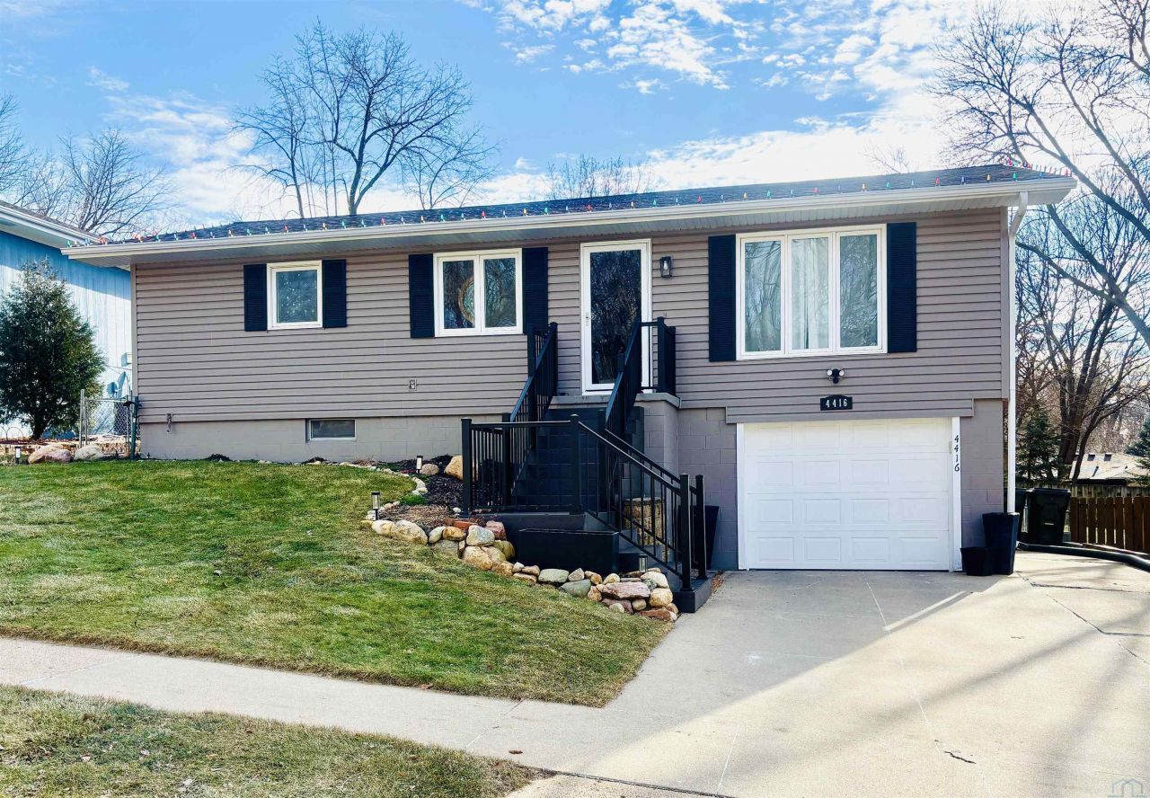 4416 Cherrywood Lane Sioux City, IA 51106