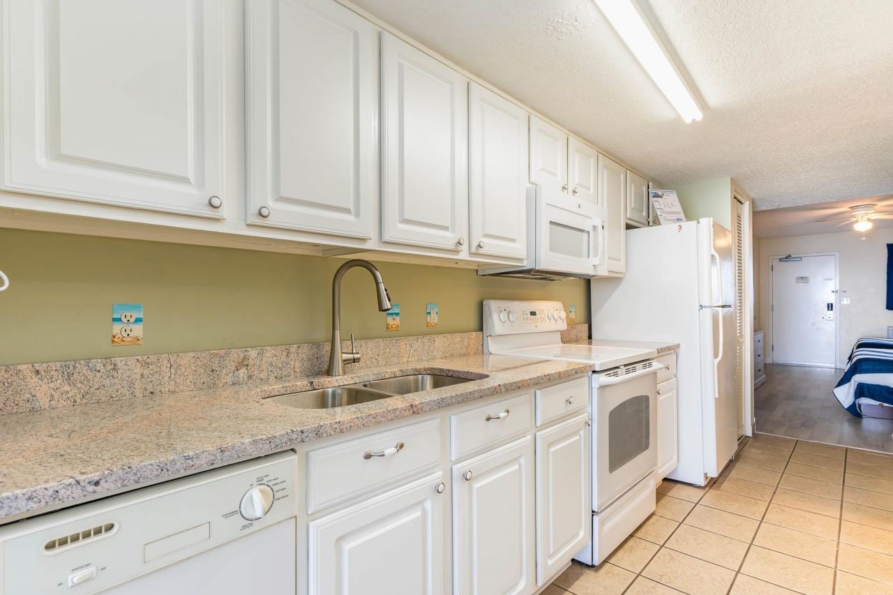 2201 S Ocean Blvd. Photo 20