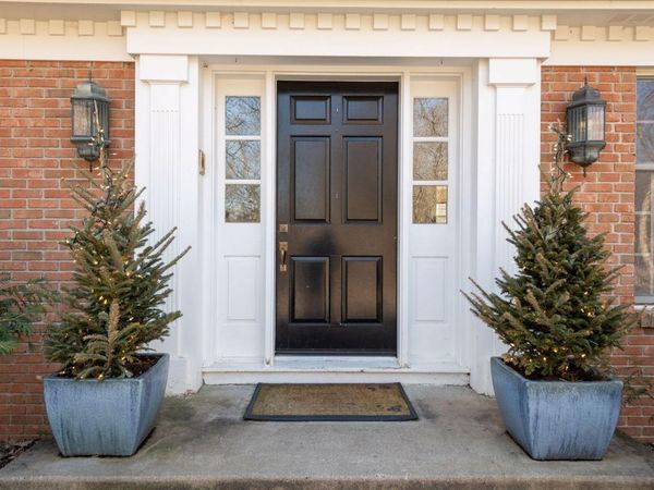 425 Ferndale Road N, Wayzata, MN 55391