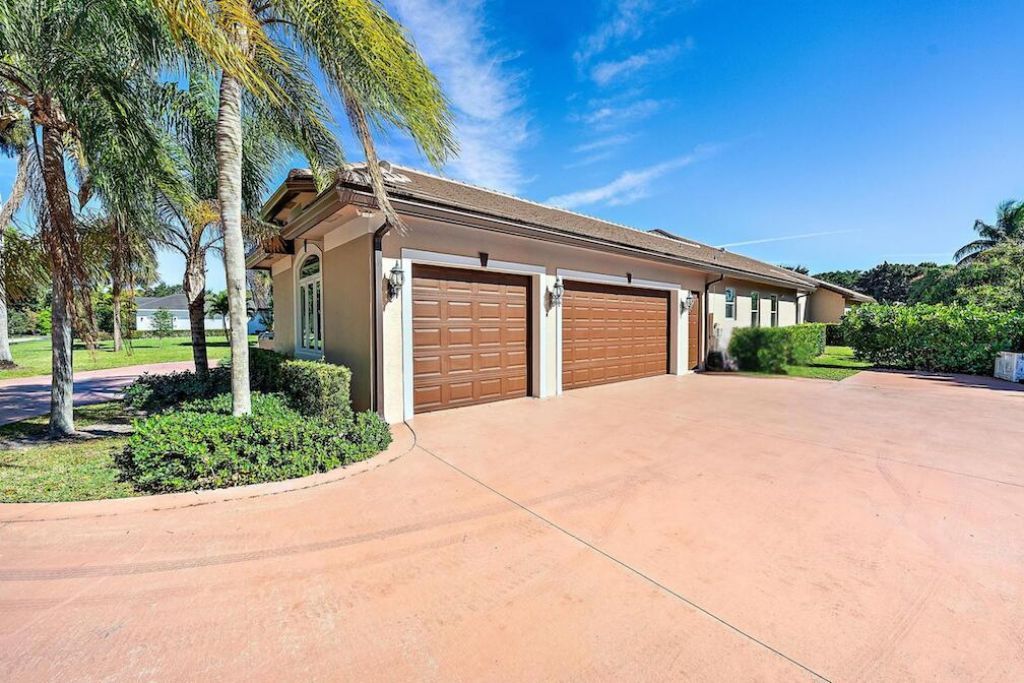 8480 Man O War Road, Palm Beach Gardens, FL 33418 Photo